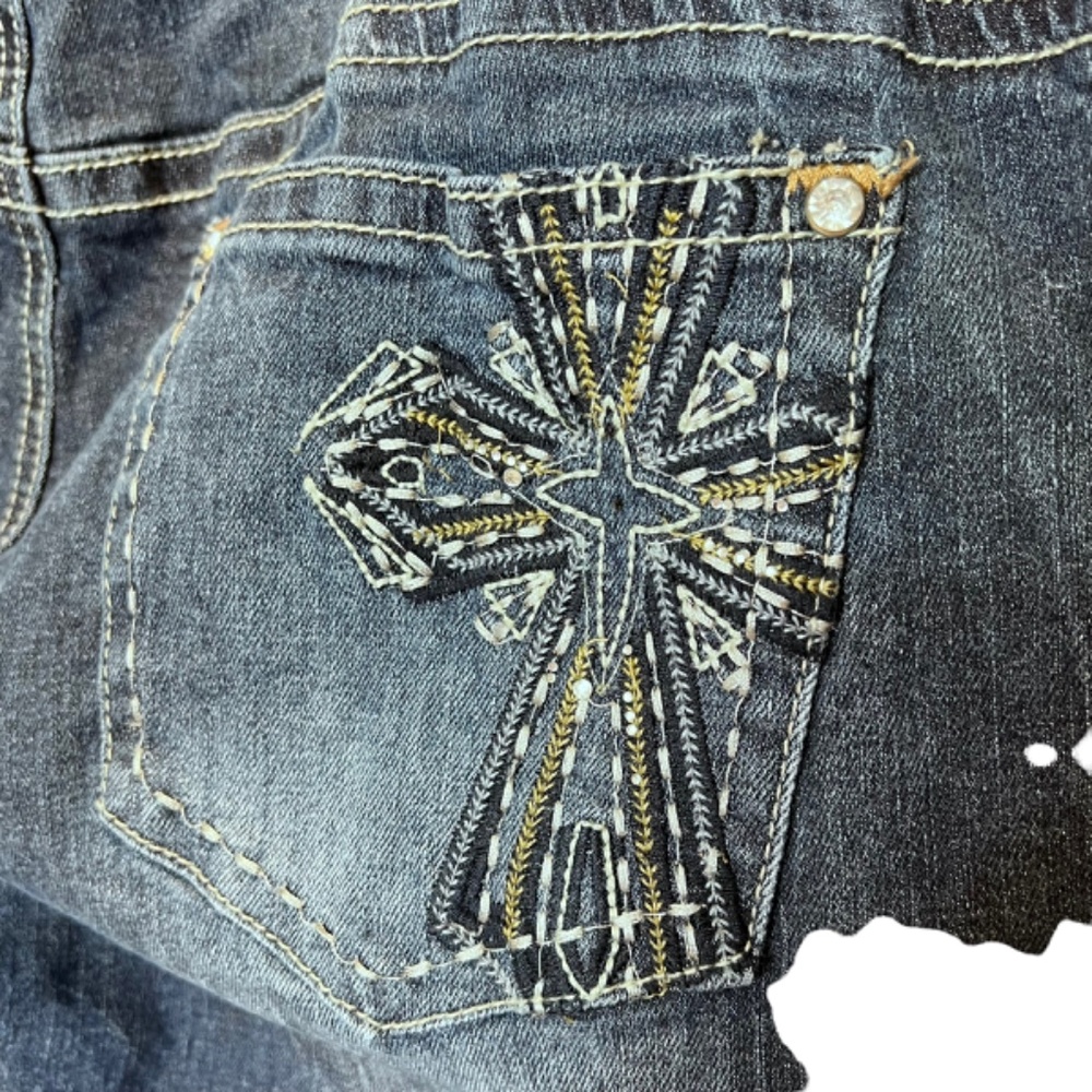 Zanadi Distressed Jewel Embellished Cross Distressed Jeans Size 22 - Picture 7 of 12